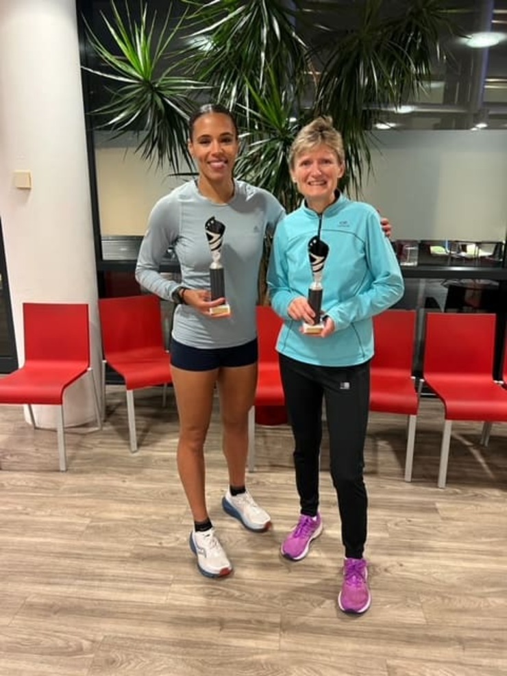 Series winners Hatfield 5K Spartans Ashley Johnson F35 FVS grey top and Alison Wood F55 FVS (1)