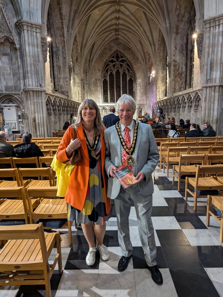 Stevenage Mayor Attends Inspiring Thanksgiving Celebration at St Albans Cathedral