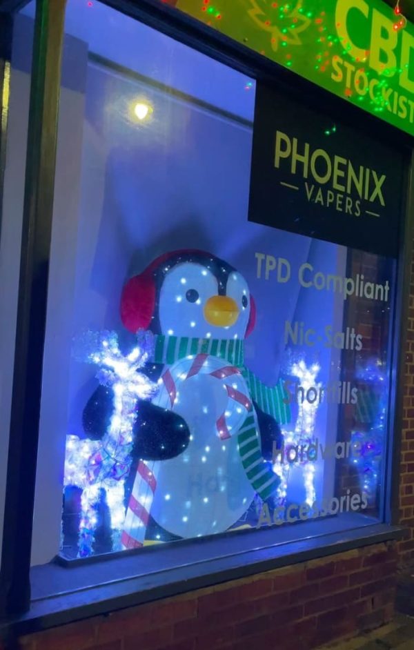 phoenix-vapers-xmas-shop-window-2024